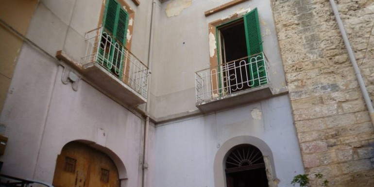 palazzo vendita centro storico Oria Puglia